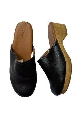 Universal Thread Black faux Leather Clogs with Wood-Effect Heel